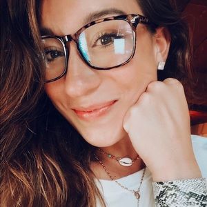 Meet your Posher, Caroline